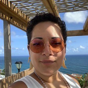 Meet your Posher, Deborah